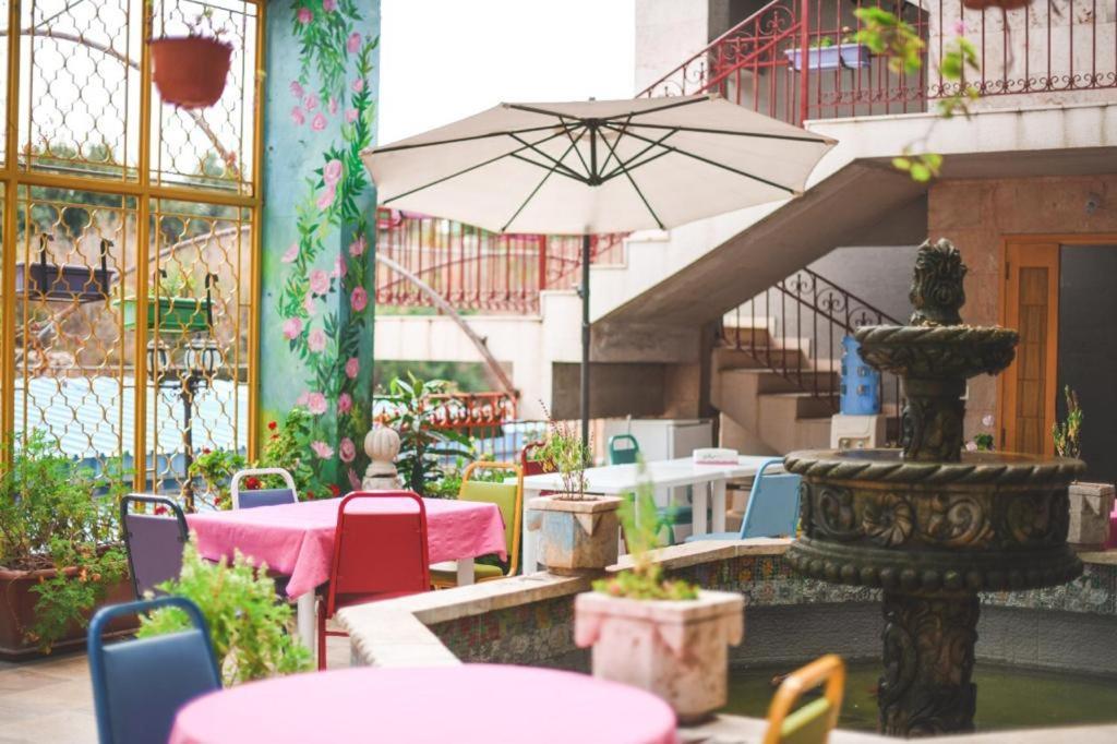 Damask Rose, Lebanese Guest House Jounieh Exterior photo