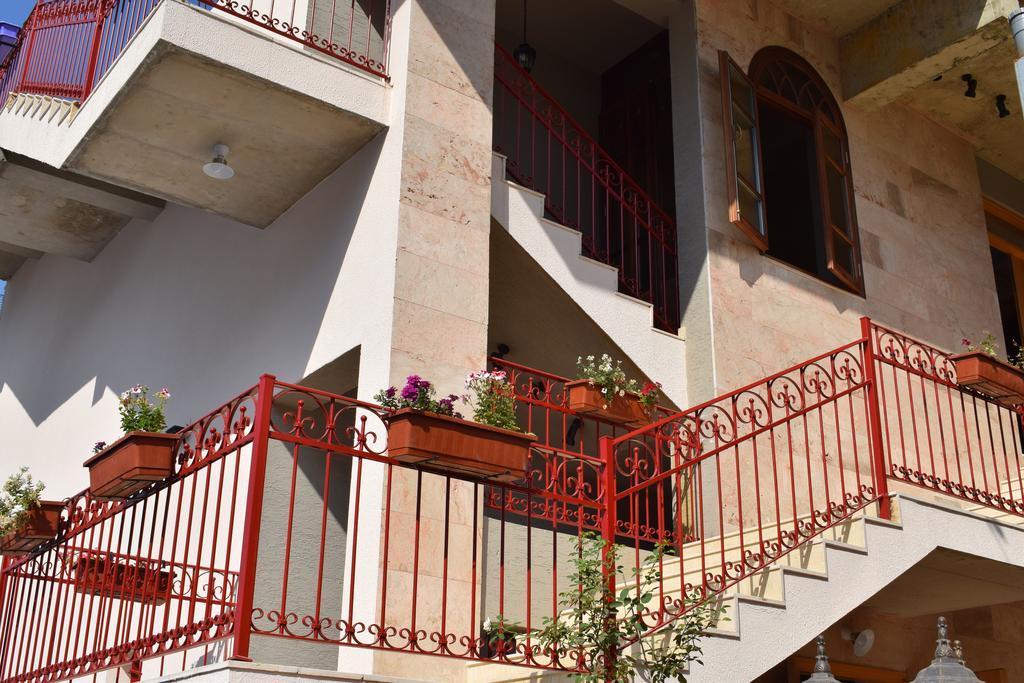 Damask Rose, Lebanese Guest House Jounieh Exterior photo